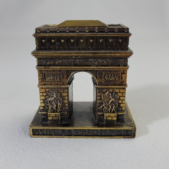 Arc De Triomphe Paris France Souvenir Metal Paperweight - Picture 4 of 12